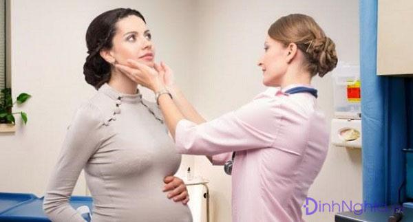 bệnh suy giáp là gì và có nên mang thai không