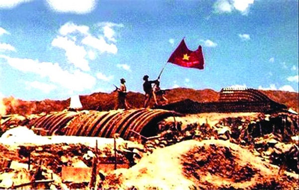 Cờ đỏ tung bay trong chiến thắng lịch sử Điện Biên Phủ